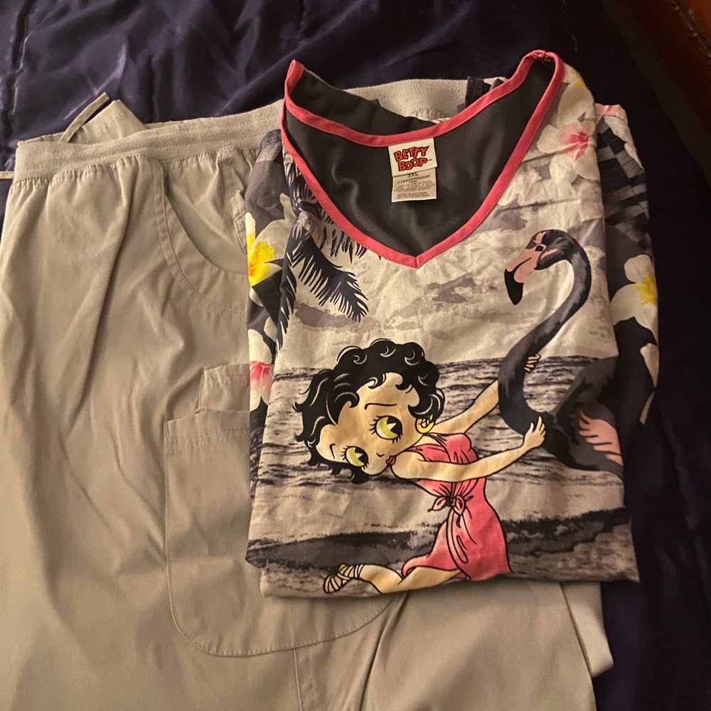 Women’s work scrubs